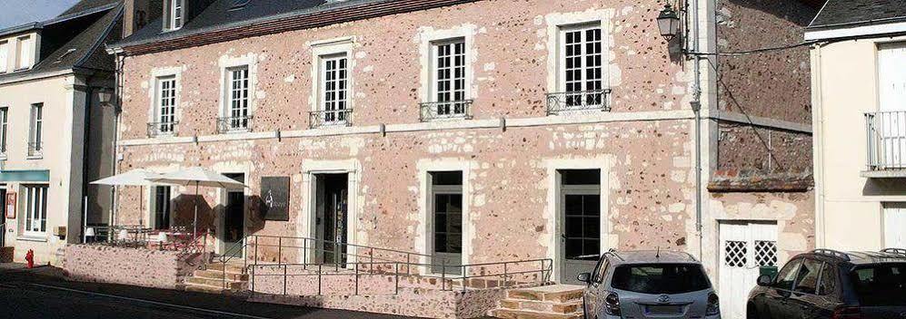 Logis - Auberge De L'Abbaye Thiron-Gardais Exterior photo